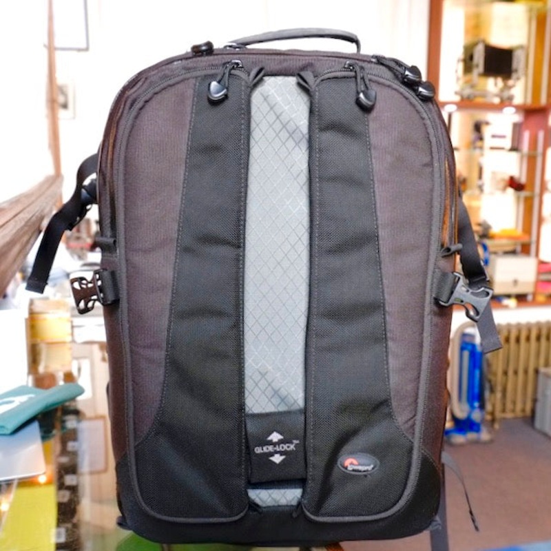 Lowepro Vertex 200AW Black
