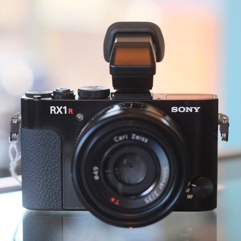 Sony RX1R with FDA-EV1MK
