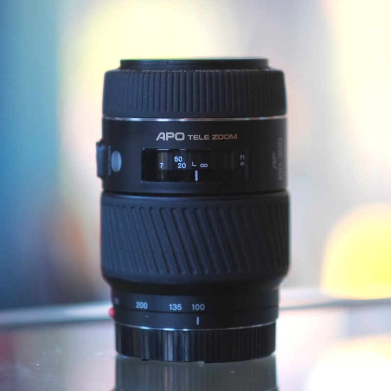 Minolta AF APO Tele Zoom 100-300mm f4.5-5.6 D
