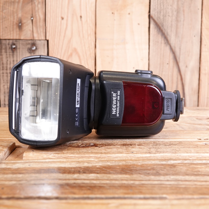 Used Neewer NW562 Speedlight – Canon Fit