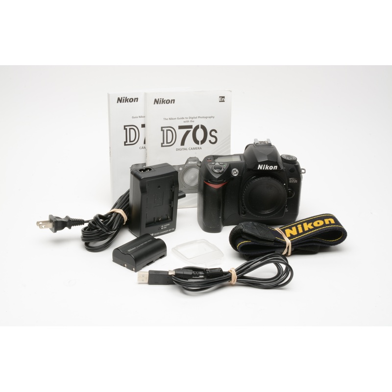 Nikon D70s DSLR body w/batt., charger, strap, USB, 5678 Acts! Nice!